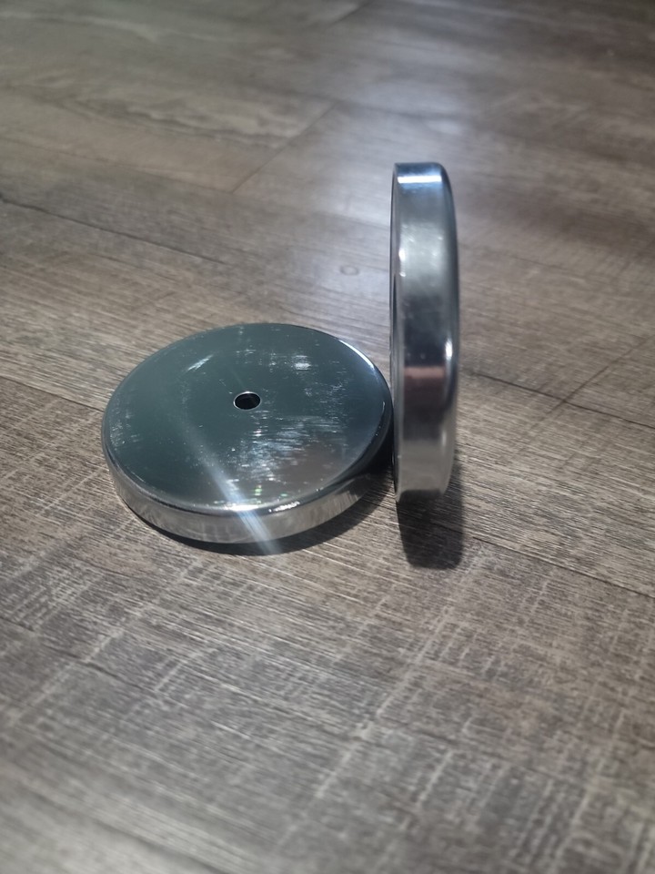 Round Base with 100 lbs Pulling Power 3.2" Diameter, Pot