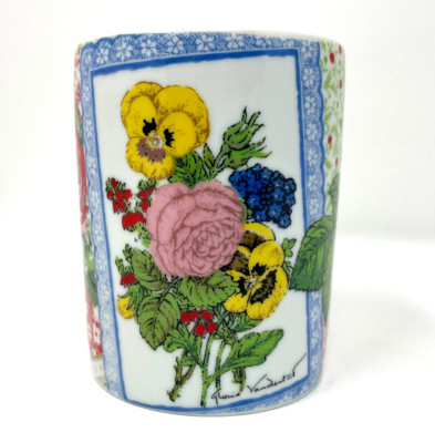 1975 Rare Vintage Gloria Vanderbilt Cup My Collage Collection Fine China Signed