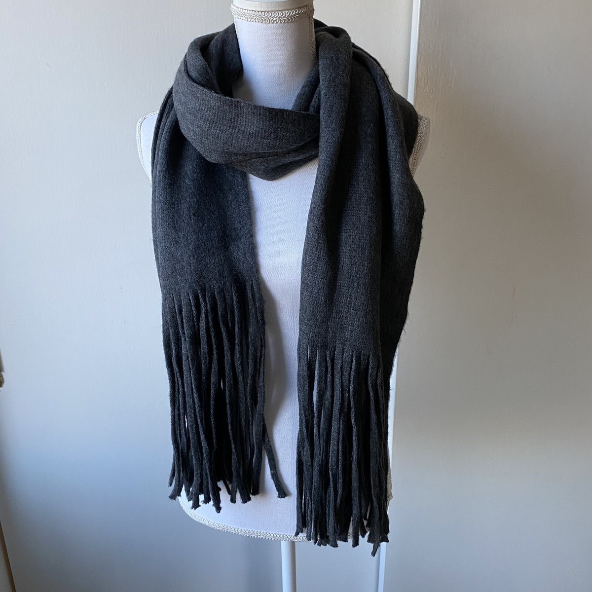 Lucky Brand Scsrf Solid Brushed Gray Felt with Fringe Soft Cozy EUC Warm  Shawl