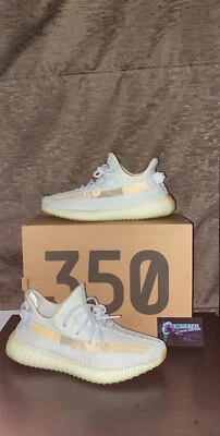 YEEZY BOOST 350 V2 HYPERSPACE Dropping