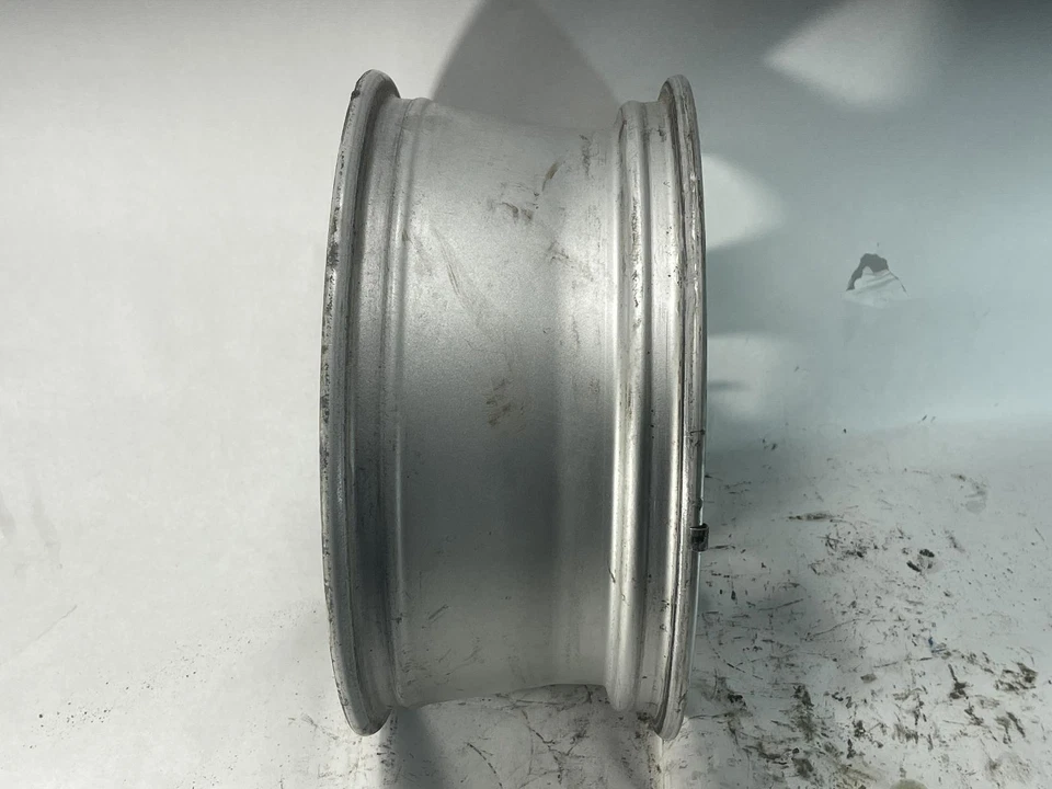 Used Wheel fits: 2002 Bmw Bmw 325i 4 Dr E46 16x7 alloy 7 spoke Grade B - Image 2 of 4