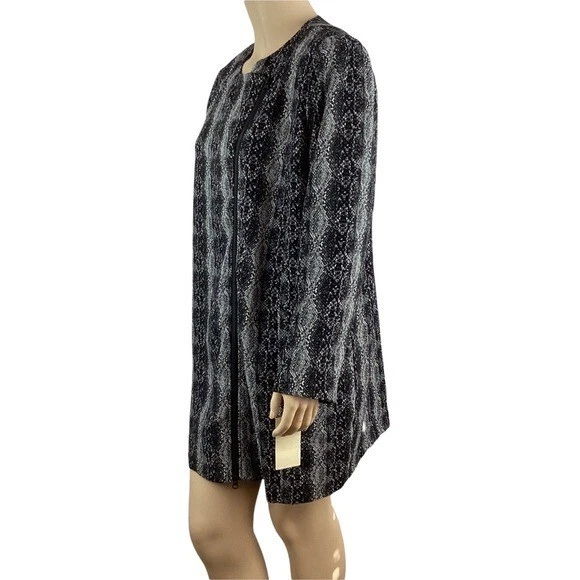 Chaqueta texturizada con estampado de serpiente Sejour talla 18W forrada negra con cremallera Foto 4 de 4