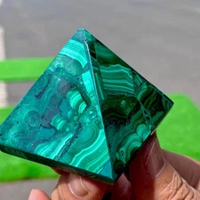 113G Natural malachite Pyramid Chakra Treatment Energy Stone Generator Spiritual