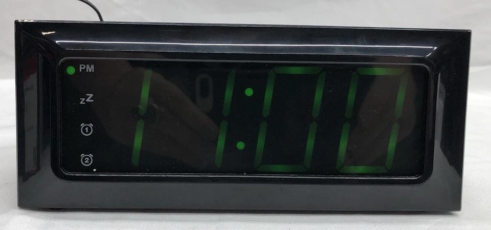 RELOJ DESPERTADOR Best Buy Essentials BE-CLOPP2 Digital AM/FM Cara Grande Doble Negro Foto 3 de 4