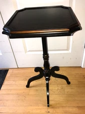 BOMBAY COMPANY HOLLANDER ACCENT TABLE NEW IN BOX