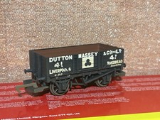 Hornby OO Gauge R6198 Dutton Massey Four Wheel Open Wagon