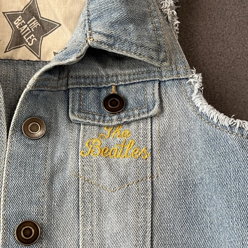 Chaleco Jean Vaquero Beatles Niña Mediano Sin Mangas Bordado Comida Chatarra Fab Four Foto 2 de 4