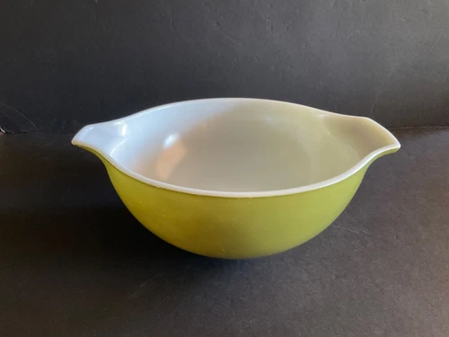 Vintage PYREX Verde Olive Green Solid 2 1/2 Qt Cinderella Mixing Bowl 443