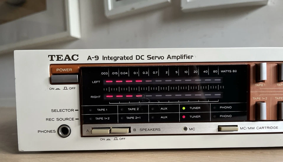 amplificatore hi fi usato Teac A9 - Immagine 2 di 4