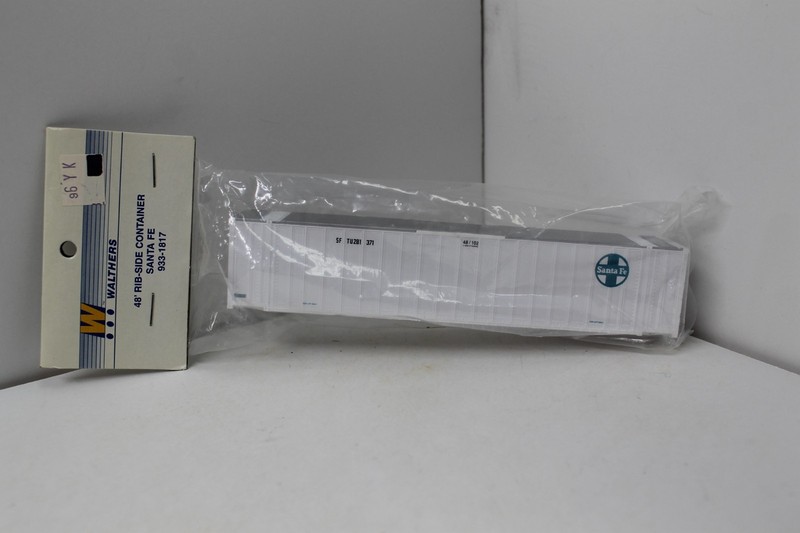 Walthers 933-1817 HO Scale 48' Container SFTU Santa Fe Transportation