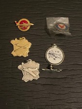 lot de medailles et pin's aviation anciens