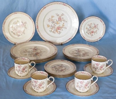 Beautiful Noritake Imperial Garden 9720. 4 Place Settings Dinnerware Set. Japan!