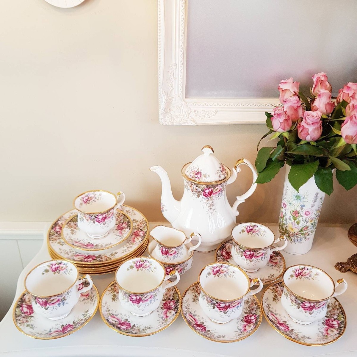 薔薇一輪 BONE CHINA 薔薇一輪 BONE CHINA Antique Chinese Porcelain Rose Medallion