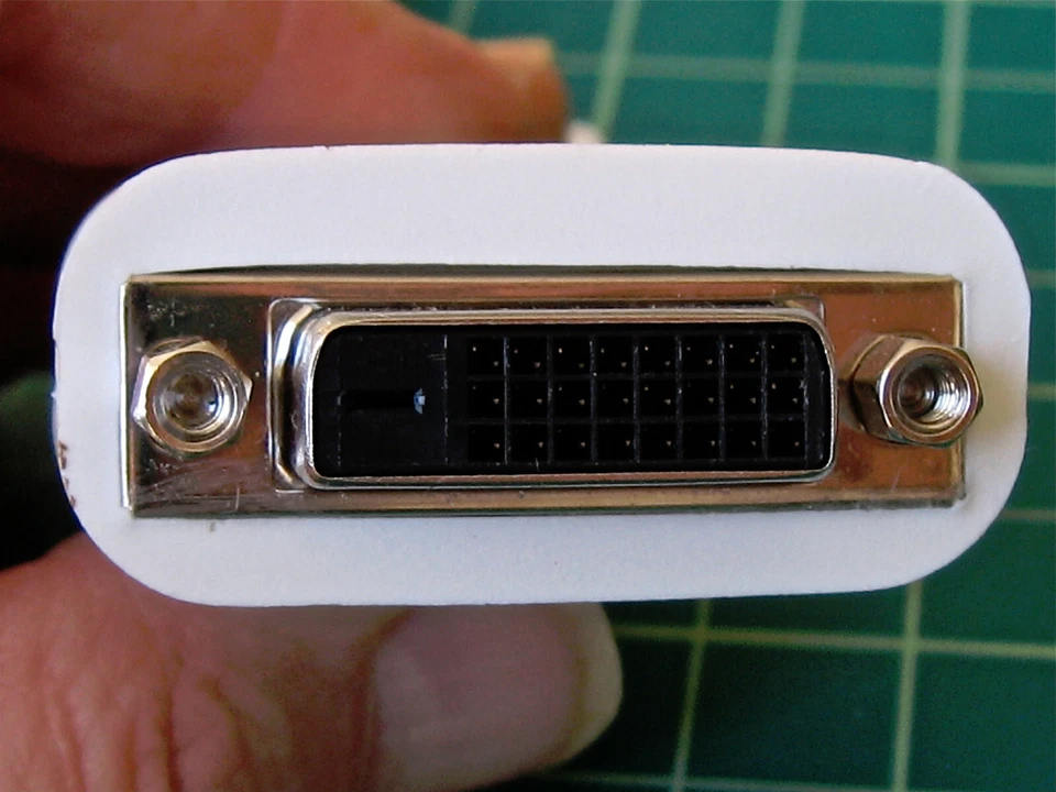 Vintage BizLink 023NVR DisplayPort to DVI Video DP Display Port Adapter Cable - Image 4 of 4