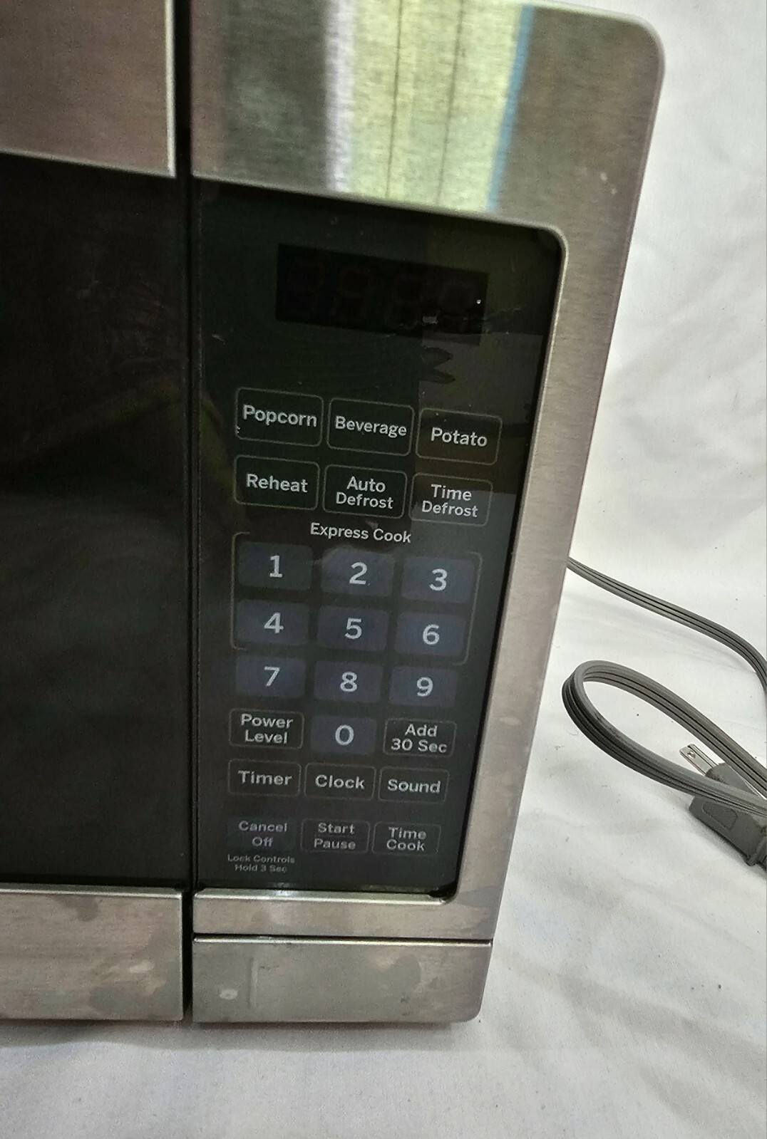 GE Model JES1072SHSS 0.7 Cu. Ft. Compact Microwave, 700 watts