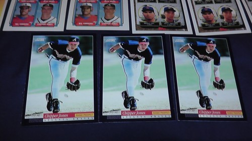 Lot of 23 Chipper Jones Rookie Cards - Picture 10 of 10