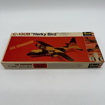 Vintage Lockheed Hercules C-130B ''Herky Bird'' 1/144 scale Model Revell 1966