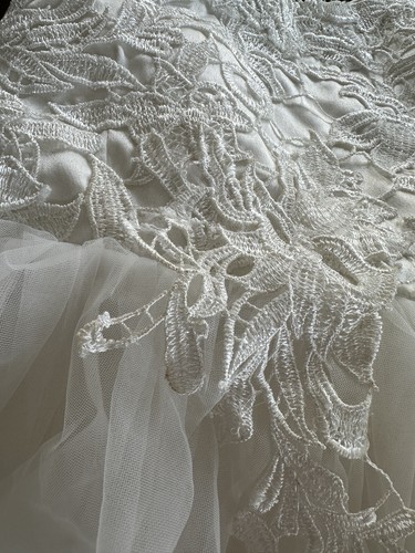 Azazie White Formal Dress Flower Girls Size 6 White Tulle Embroidered Lace - Picture 7 of 7