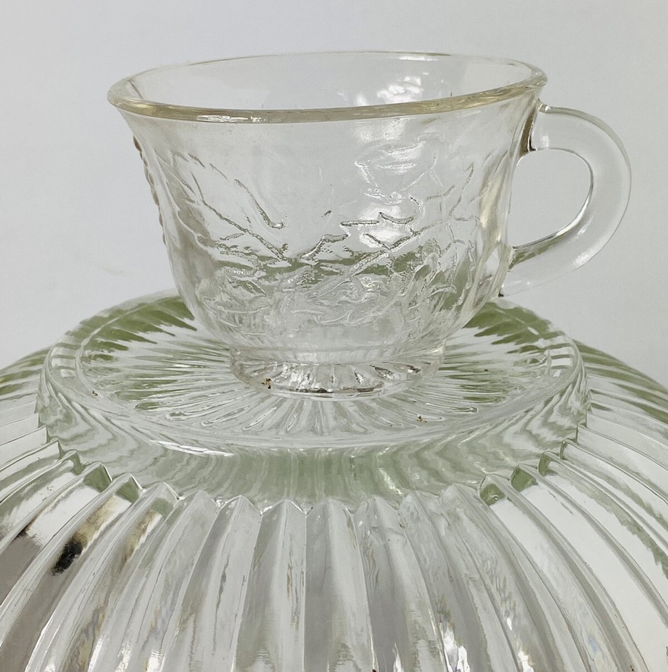 VINTAGE CRYSTAL PUNCH BOWL WITH 12 CUPS 12”X7” eBay