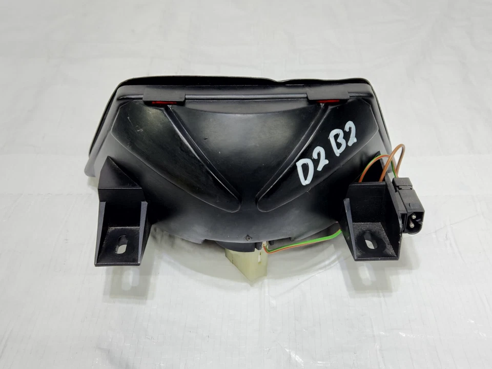 Tercera luz de freno central trasera BMW Serie 8 E31 840ci 1996-1999 OEM Foto 3 de 4