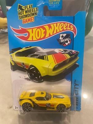 2014 Hot Wheels #17 Hw City-Hw Tor Fast FIsh Gelb Variation W / Chrom Trap5 Sp