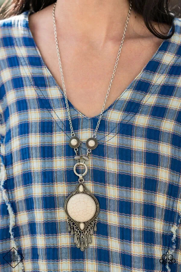 Majestic mountaineer white necklace deals