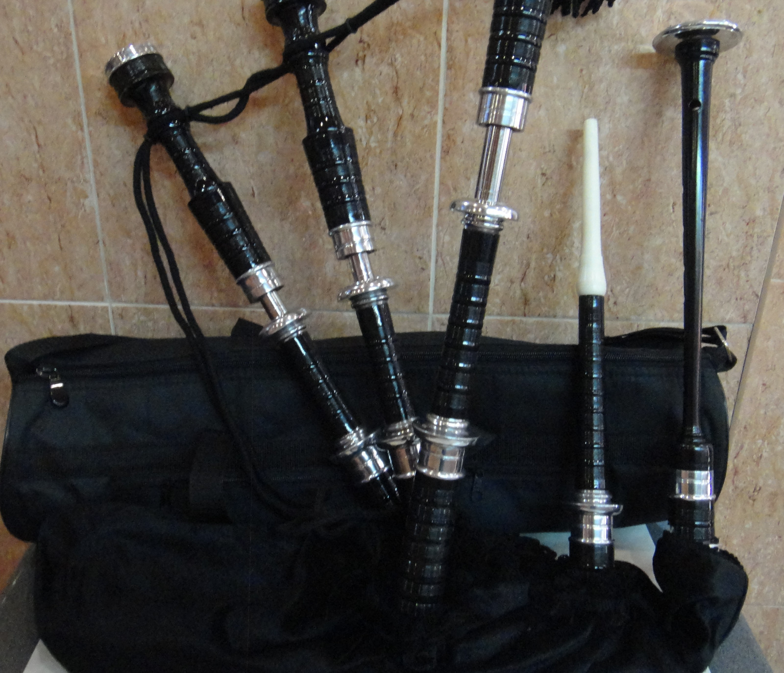 Bagpipe with practice chanter tutor book for Beginner, great highland