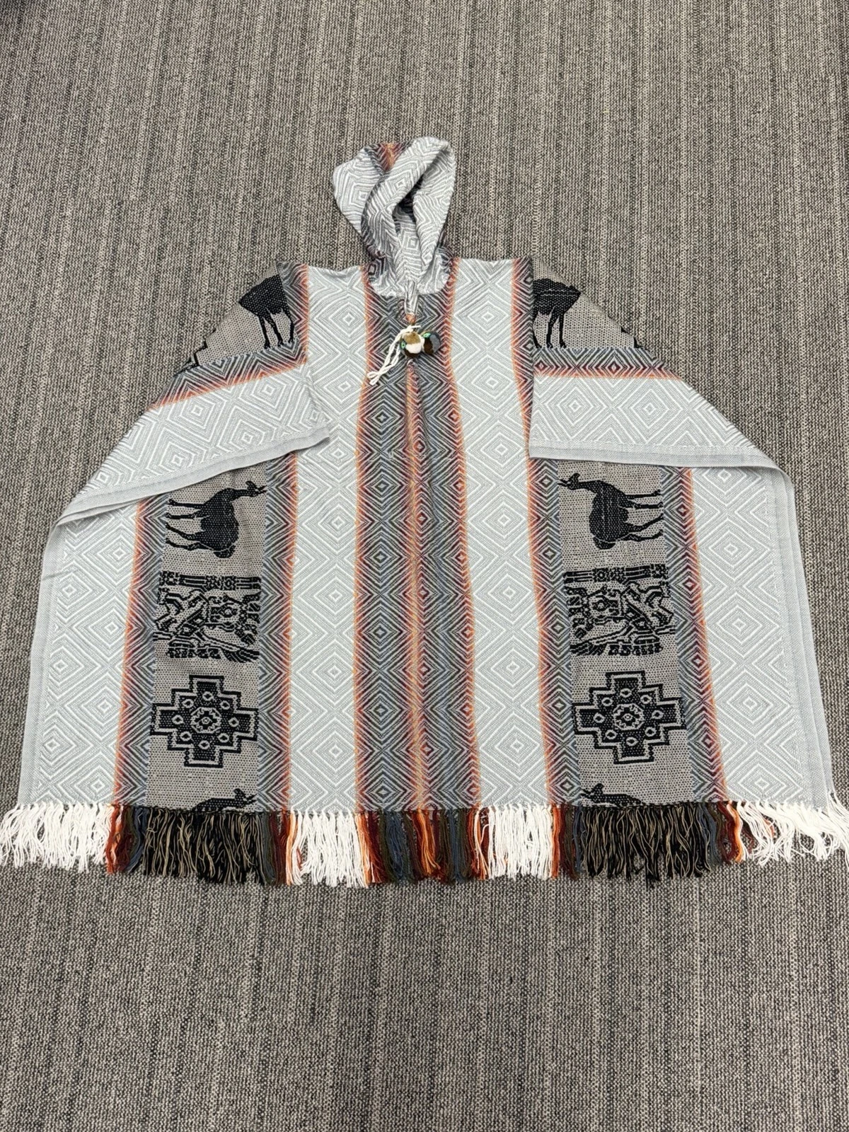 Authentic Bolivian Alpaca Hooded Poncho Grey Tribal Pattern Fringe Cape