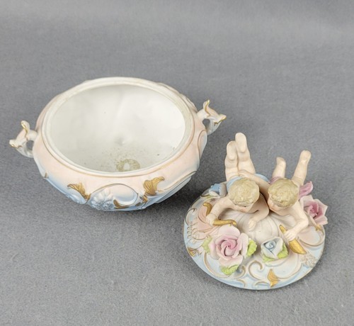 Vintage Biskuitporzellan 3 Fuß Schmuck Kommode Schatulle Cherub Capodimonte Stil Rosen - Bild 6 von 11