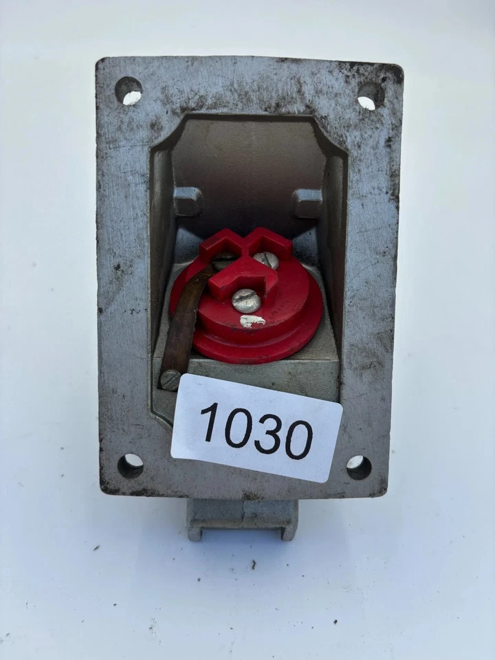 Receptáculo Crouse-Hinds ENR C22201 à prova de explosão, 20A 125V - Imagem 4 de 4