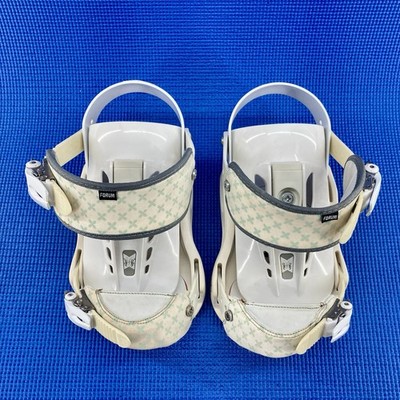 FORUM Snowboard Bindings Size S-M White Discs w/ Hardware Screws Great Condition