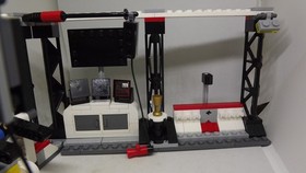 LEGO Speed Champions - McLaren Mercedes Pit Stop (75911) NEAR-COMPLETE