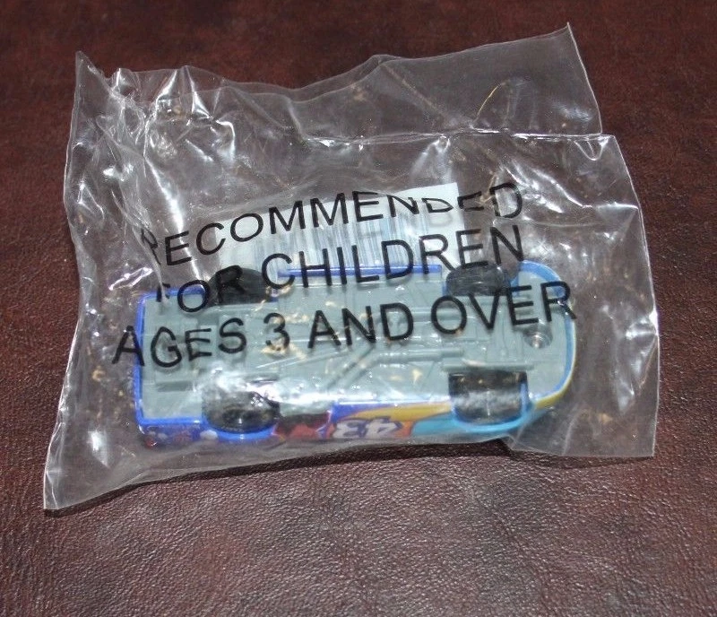Pop Secret Popcorn NASCAR 43 Richard Petty Promo Car, tamaño Matchbox, nuevo en bolsa Foto 4 de 4