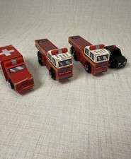 Circo Wooden Railway Train Set Engine Car Police Car Fire truck Ambulance