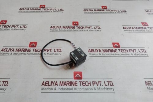 Keyence AP-31 Pressure Sensor 5100481C 12-24VDC 40V 100MA MAX - Picture 4 of 8