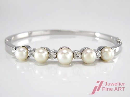 Bangle 585/14K White Gold Pearls 6 Diamonds Approx 0.90ct W-SI 17.6g 18cm - Picture 2 of 4