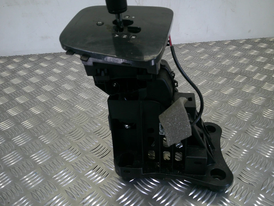 PEUGEOT 3008 GEAR STICK (AUTOMATIC) 9687024580 2009-2016 - Image 2 of 4