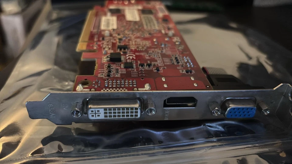 ATI Radeon HD3450 pci-e (R62BL) DDR2 256mb DVI/HDMI/VGA video card - Image 3 of 4