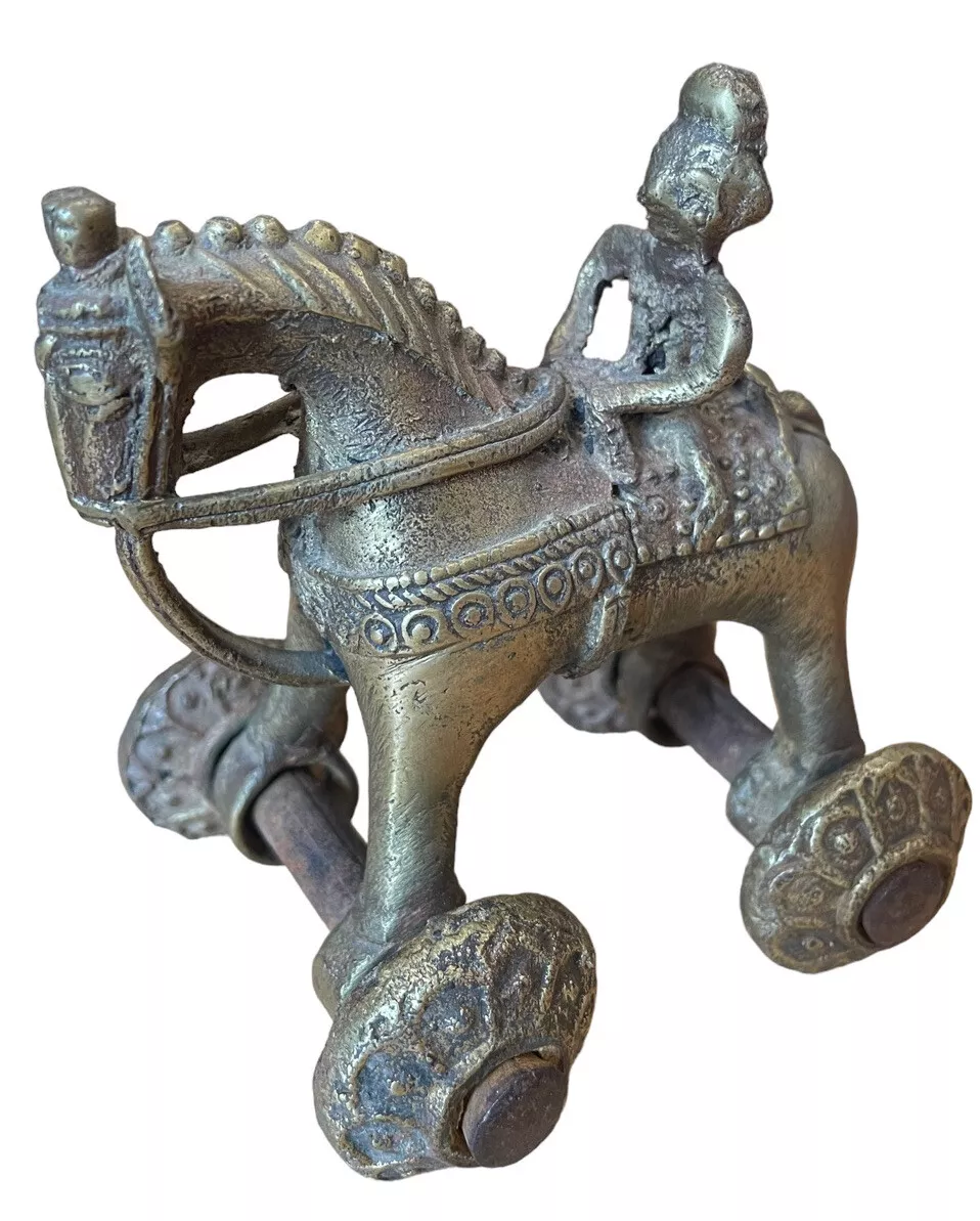 Antique toy cheap horse on wheels