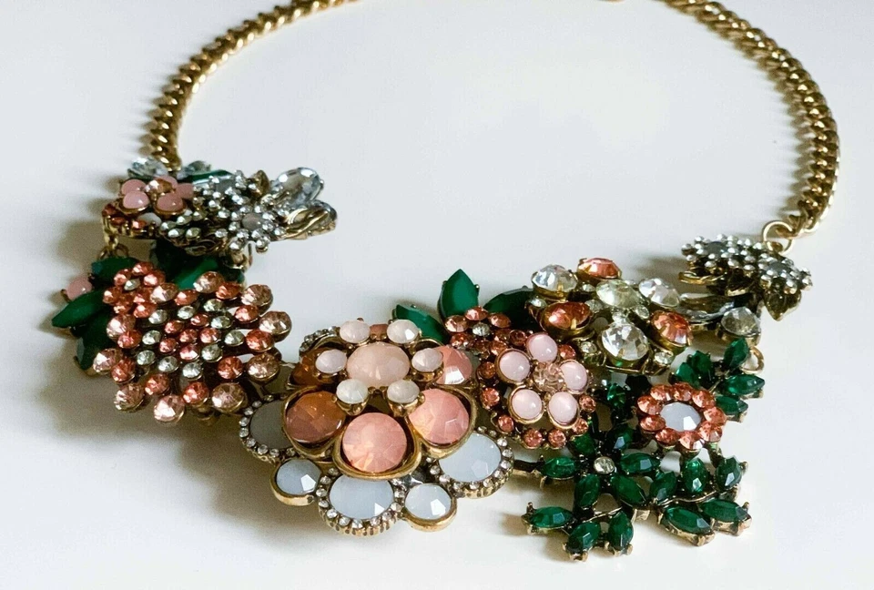 Collar exquisito de diamantes de imitación verde y rosa Foto 4 de 4