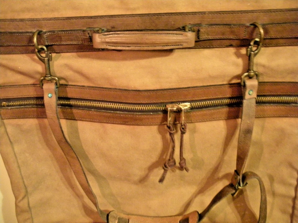 C. C. FILSON TAN RUGGED 斜纹包悬挂套装行李箱 Talon 拉链 — 第 3/4 张图片