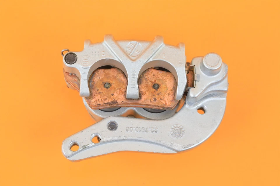 07-10 2009 TE450 TE 450 OEM Brembo soporte de pinza de freno delantero 8000A7145 Foto 3 de 4