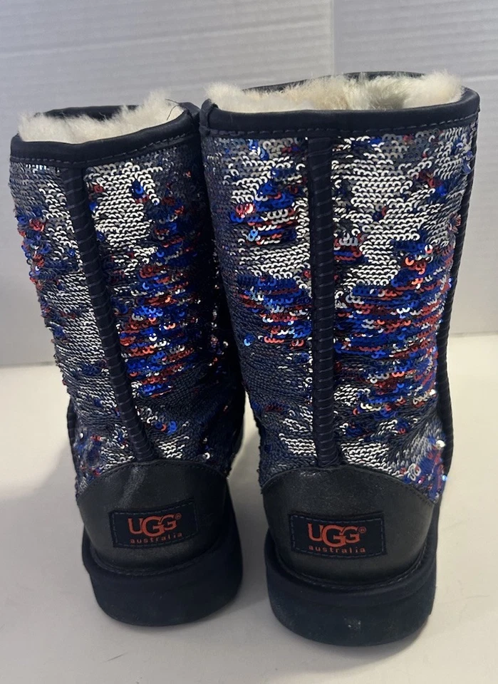 Botas equinas Ugg talla 6/grises, azules y rojas Foto 2 de 4