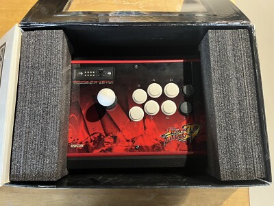 Mad Catz Super Street Fighter IV Arcade FightStick Tournament