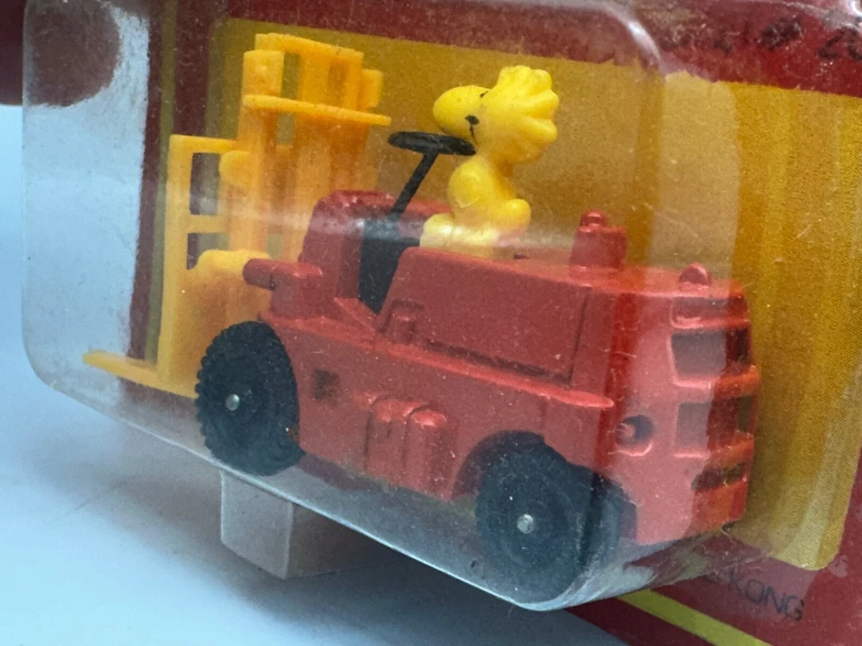 Carretilla elevadora de conducción Aviva Hasbro Peanuts Snoopy Diecast Woodstock, 1:64, nueva en caja lote A Foto 4 de 4