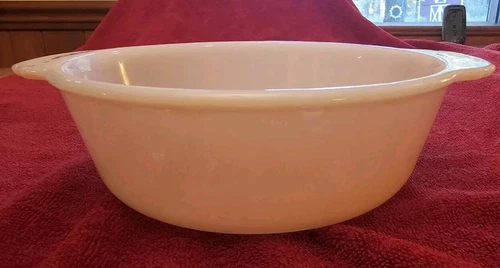 Vintage Fire King 1 1/2qt Casserole Dish,  Peach Luster