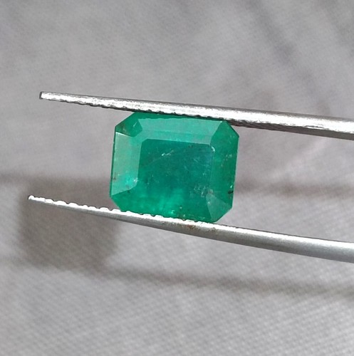 2.27ct Natural Zambian Emerald Earth Mined Gemstone - Picture 4 of 4