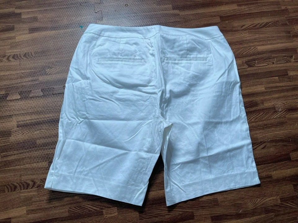 Pantalones cortos blancos Coldwater Creek de ajuste natural para mujer talla 10P Foto 2 de 4