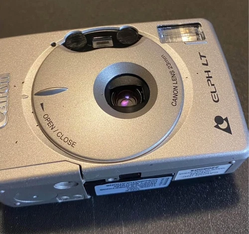 Canon ELPH Camera - Picture 2 of 10