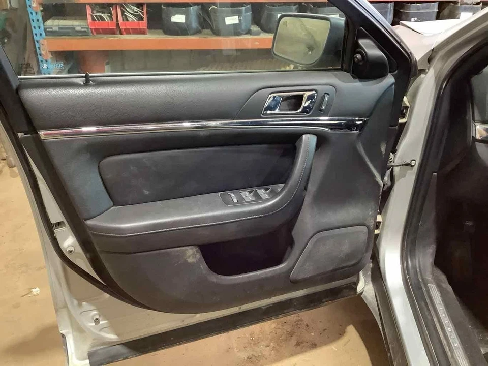 Used Washer Fluid Reservoir fits: 2009 Lincoln Mks  Grade A - Image 3 of 4